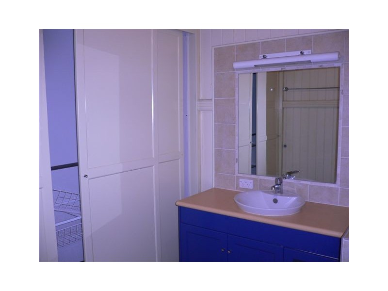 6  Dan Street, Graceville QLD 4075