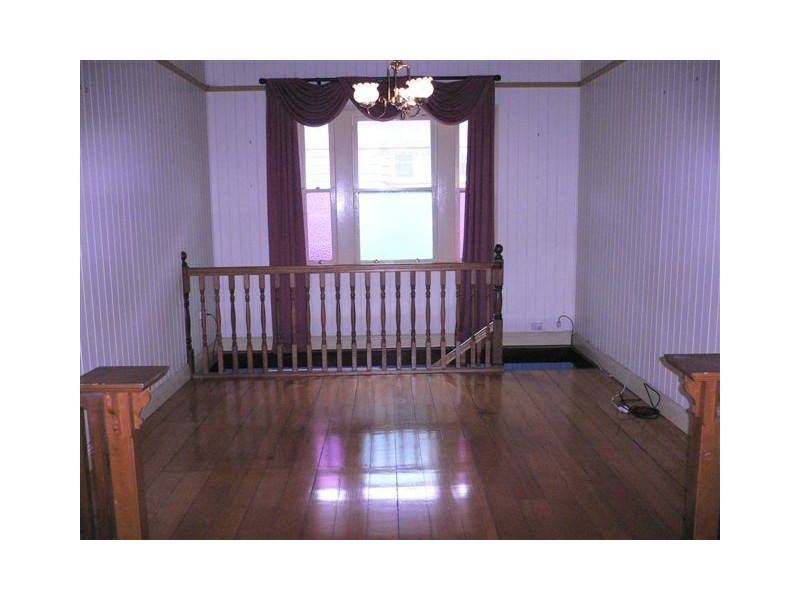 6  Dan Street, Graceville QLD 4075