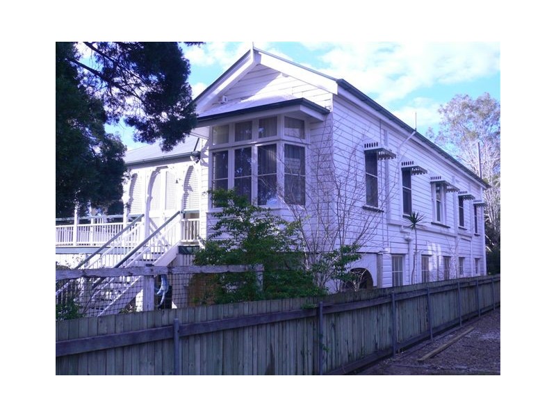 6  Dan Street, Graceville QLD 4075