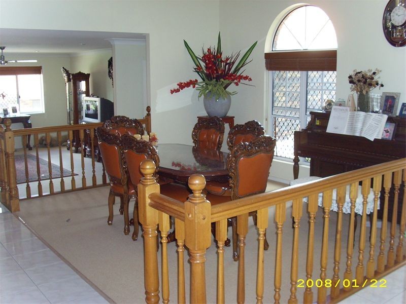 3   Reagan Place, Stretton QLD 4116