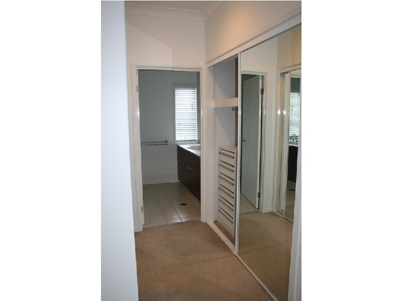 9 Woodland Crescent, Murarrie QLD 4172