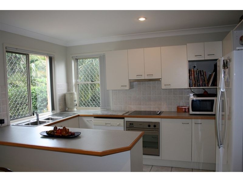 2/12  Norman Avenue, Norman Park QLD 4170