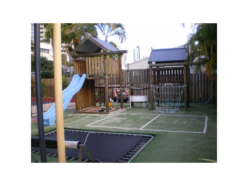 28  Mountbatten Avenue, Main Beach QLD 4217