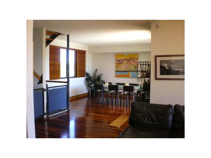 28  Mountbatten Avenue, Main Beach QLD 4217