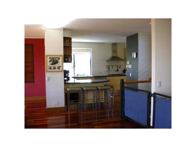 28  Mountbatten Avenue, Main Beach QLD 4217