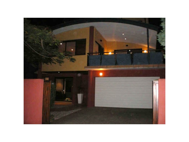 28  Mountbatten Avenue, Main Beach QLD 4217