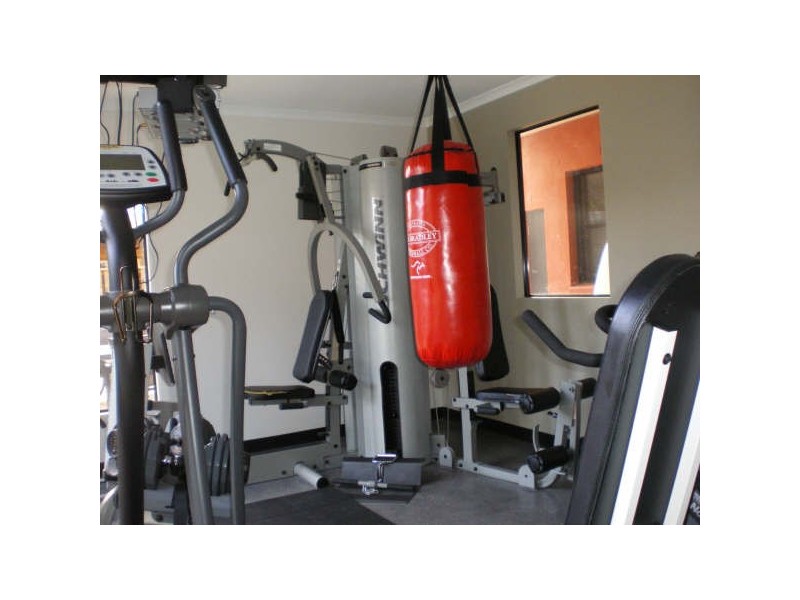 28  Mountbatten Avenue, Main Beach QLD 4217