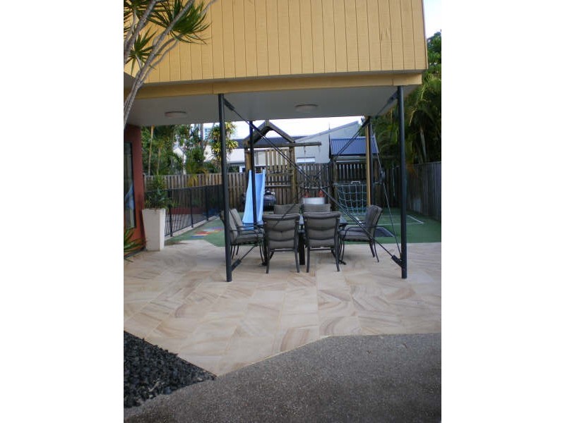 28  Mountbatten Avenue, Main Beach QLD 4217