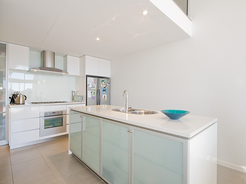 Level 9 31/15  Walsh Street, Milton QLD 4064