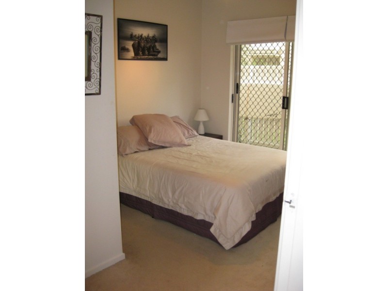 Level grnd 7/75  Riding Road, Hawthorne QLD 4171