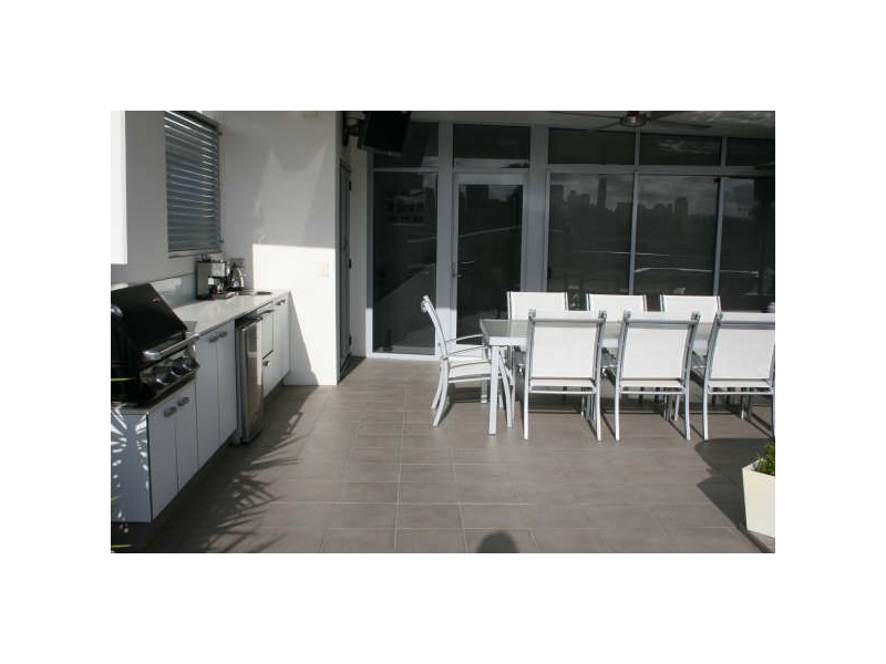 Level 9 31/15 Walsh Street, Milton QLD 4064