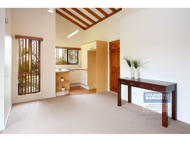 537  Cavendish Rd, Coorparoo QLD 4151
