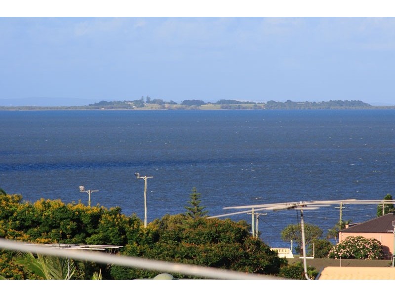 69  Alkoomie Street, Wynnum QLD 4178