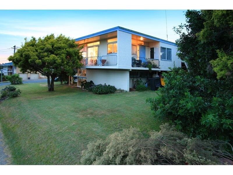 69  Alkoomie Street, Wynnum QLD 4178
