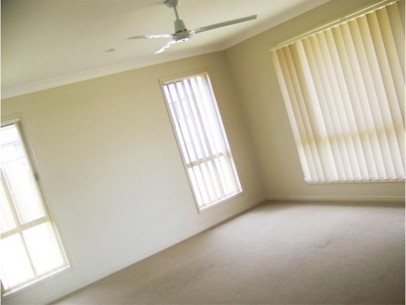 1 Beaver Cres, Redbank Plains QLD 4301