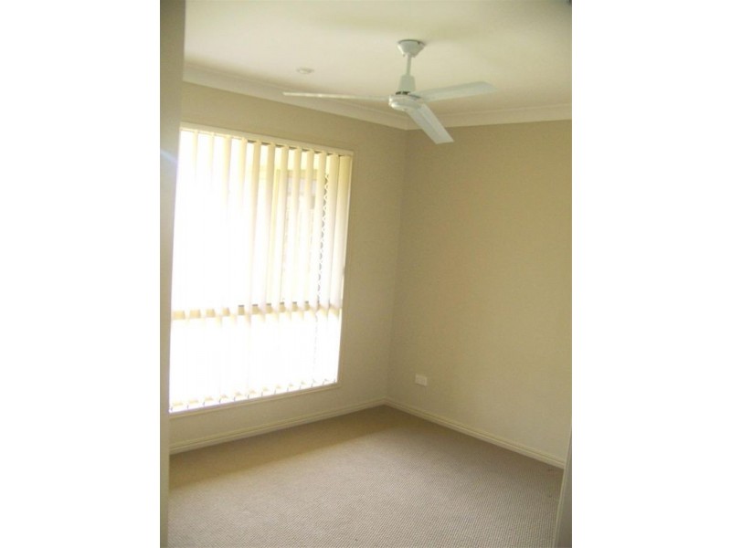 1 Beaver Cres, Redbank Plains QLD 4301