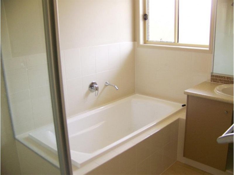 1 Beaver Cres, Redbank Plains QLD 4301