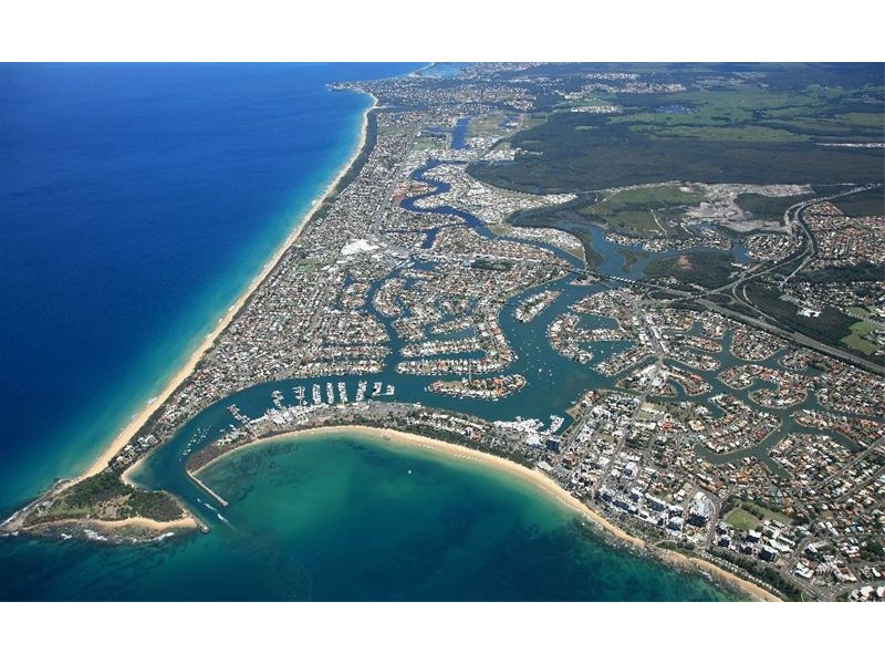 2/5  Grand Parade, Kawana Island QLD 4575