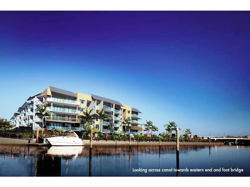 2/5  Grand Parade, Kawana Island QLD 4575
