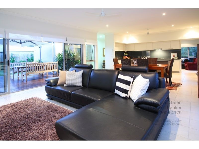 10 Torrens Cresent, Wakerley QLD 4154