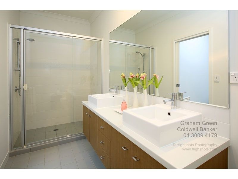 10 Torrens Cresent, Wakerley QLD 4154