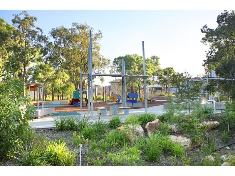 10 Torrens Cresent, Wakerley QLD 4154