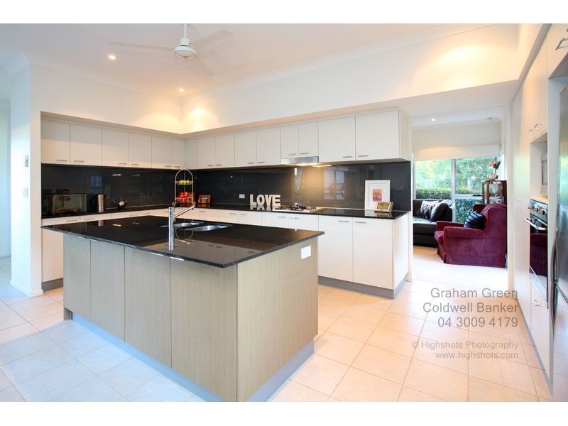 10 Torrens Cresent, Wakerley QLD 4154