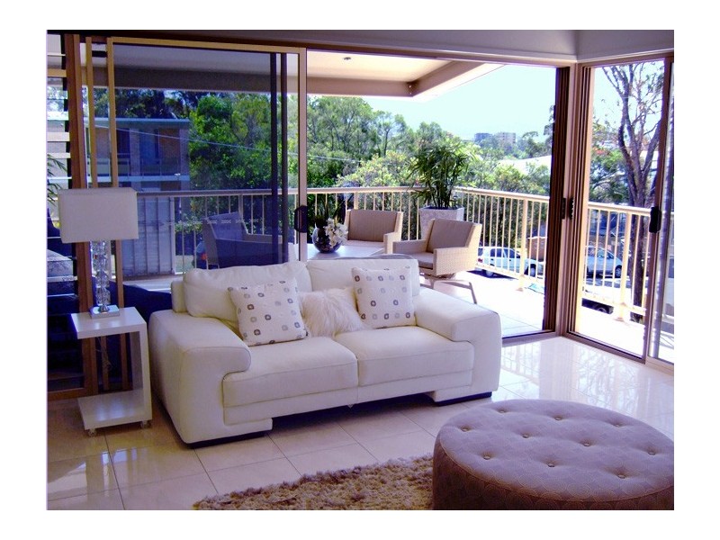 2/76 Durham Street, St Lucia QLD 4067