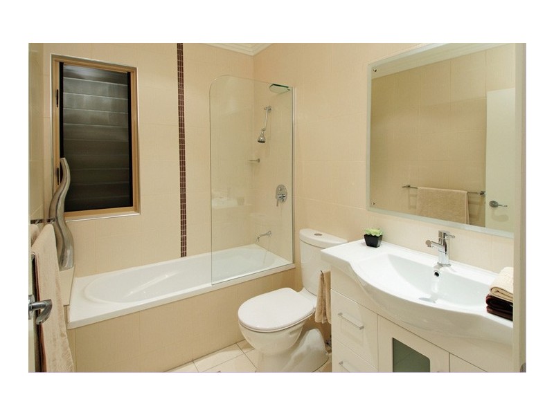 2/76 Durham Street, St Lucia QLD 4067