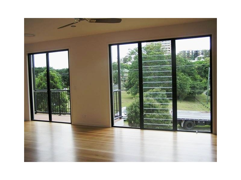 37 Brentnall Street, Norman Park QLD 4170