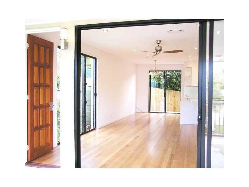 37 Brentnall Street, Norman Park QLD 4170