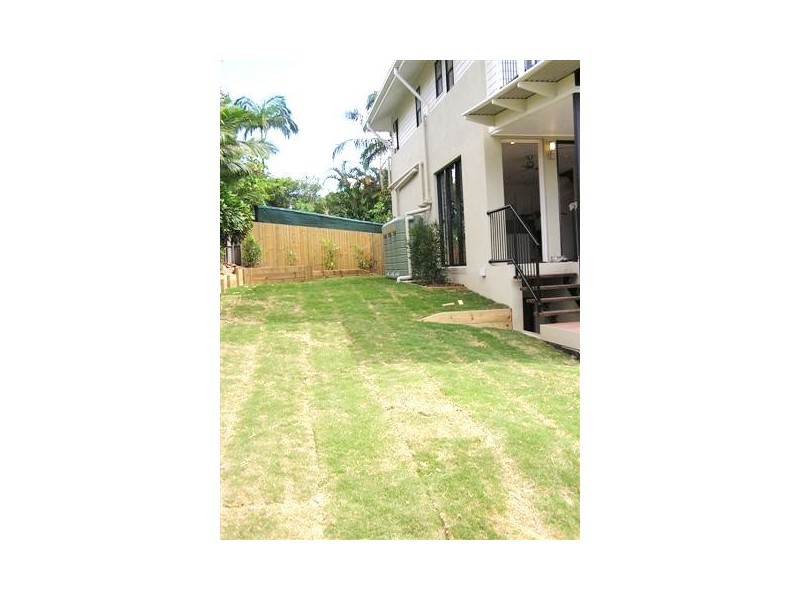 37 Brentnall Street, Norman Park QLD 4170