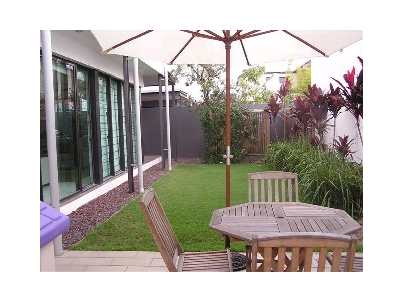 105 Stuart Street, Bulimba QLD 4171