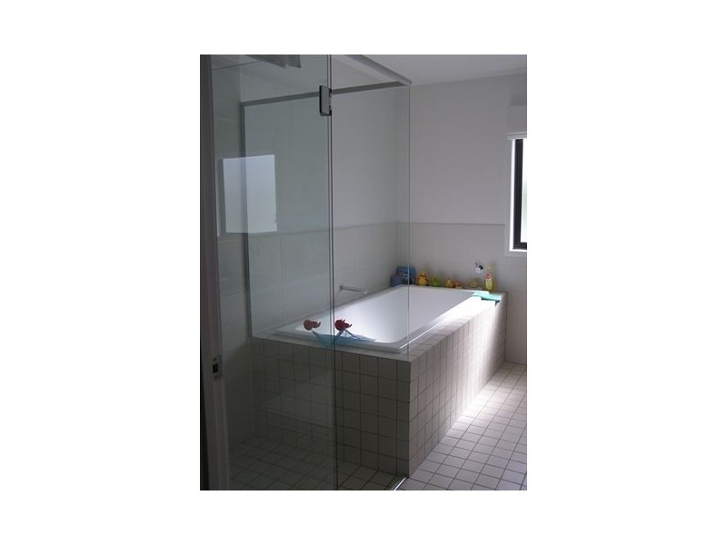 105 Stuart Street, Bulimba QLD 4171