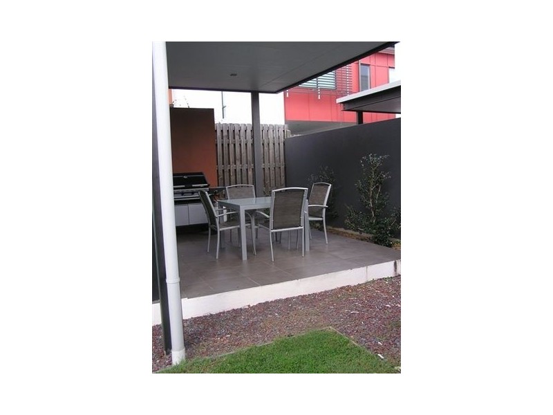 105 Stuart Street, Bulimba QLD 4171