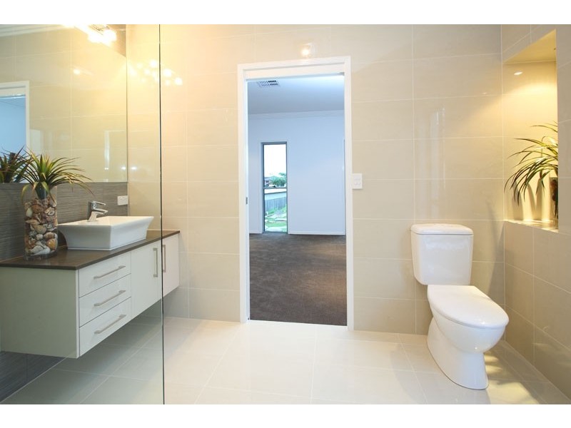 11 John Street,, Manly West QLD 4179
