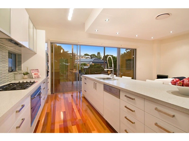 31 Pine Street, Hamilton QLD 4007