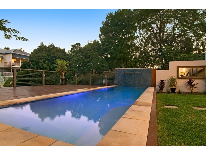 31 Pine Street, Hamilton QLD 4007