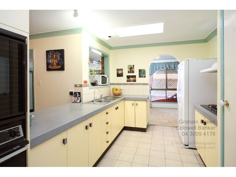 11 Victor Street, Birkdale QLD 4159