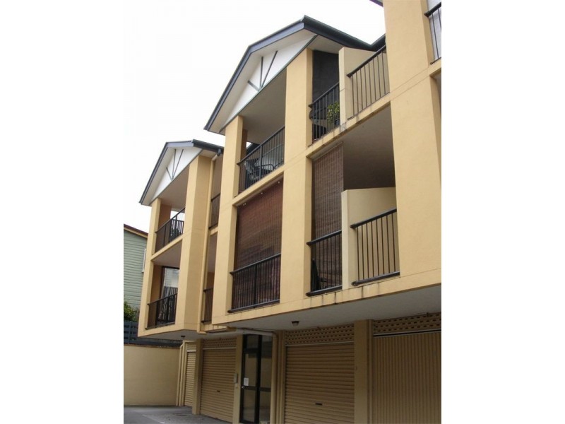 64 Longlands St, East Brisbane QLD 4169