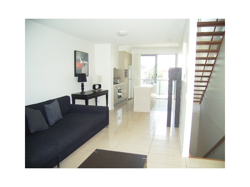 66 Richmond Road, Morningside QLD 4170