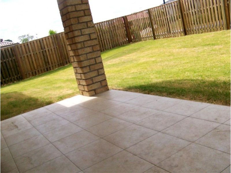 1 Beaver Cres, Redbank Plains QLD 4301