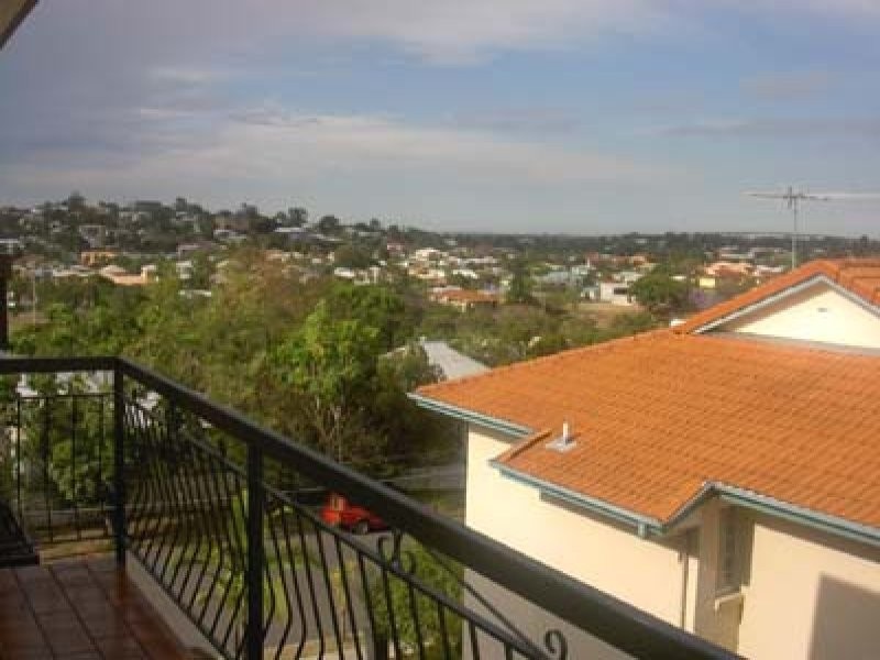 24 Miles Street, Hawthorne QLD 4171