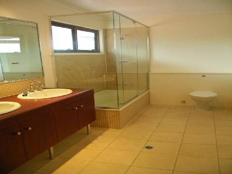 8  Pampling Street, Camp Hill QLD 4152