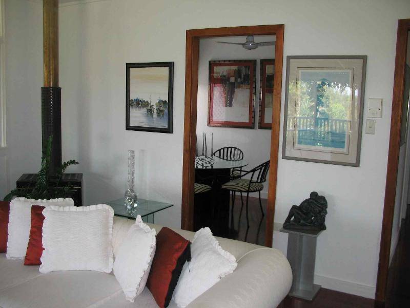 64 Charles Terrace, Macleay Island QLD 4184