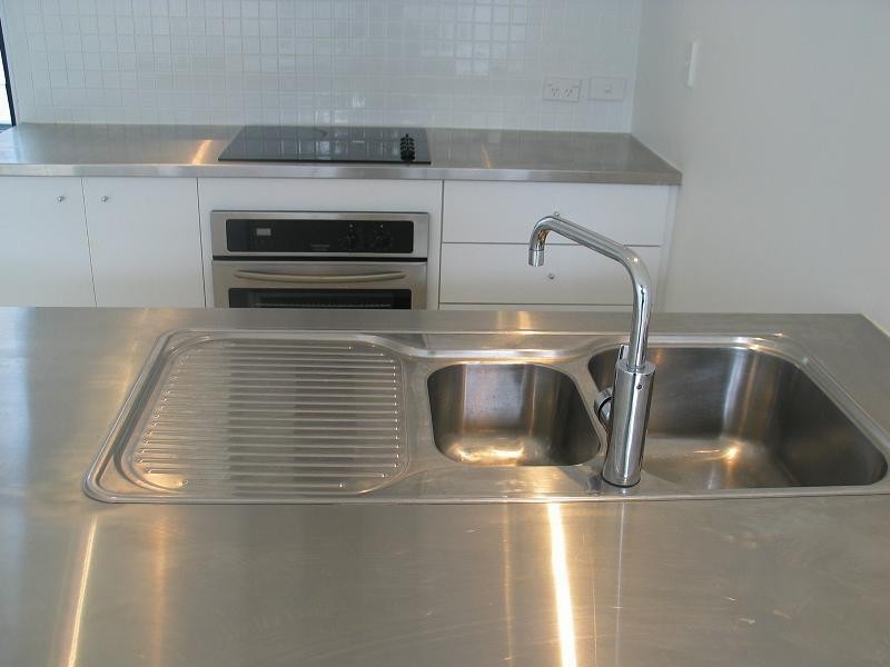 2/ 32  Middle Street, West End QLD 4101