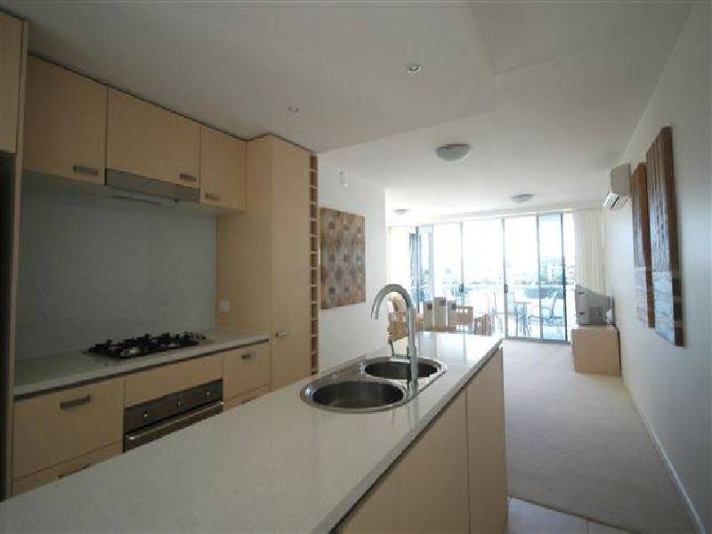 29/15  Walsh St, Milton QLD 4064