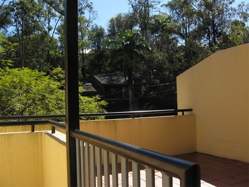 39  Rosewood St, Bardon QLD 4065