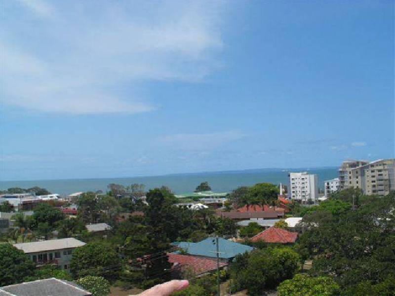 11 Dix Street, Redcliffe QLD 4020