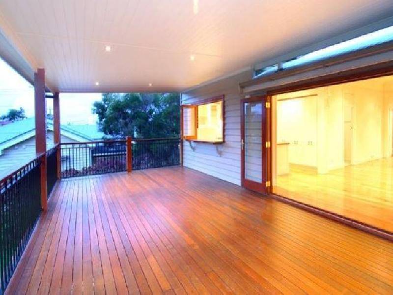 106 Stradbroke Avenue, Wynnum QLD 4178